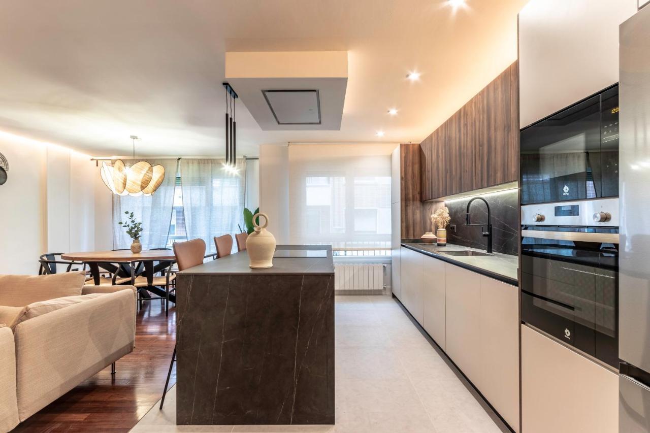 New! Lovely 4-Bedroom Loft In Bilbao Eksteriør bilde